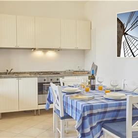 2 bedroom seaside apartments with shared pool, sleeps 4-5